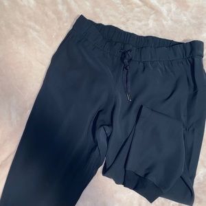 LULULEMON ON THE FLY JOGGERS *WOVEN